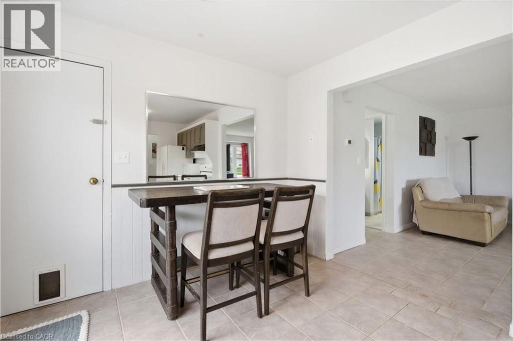 8 Abbott Lane, Cayuga, ON - Indoor Photo Showing Dining Room