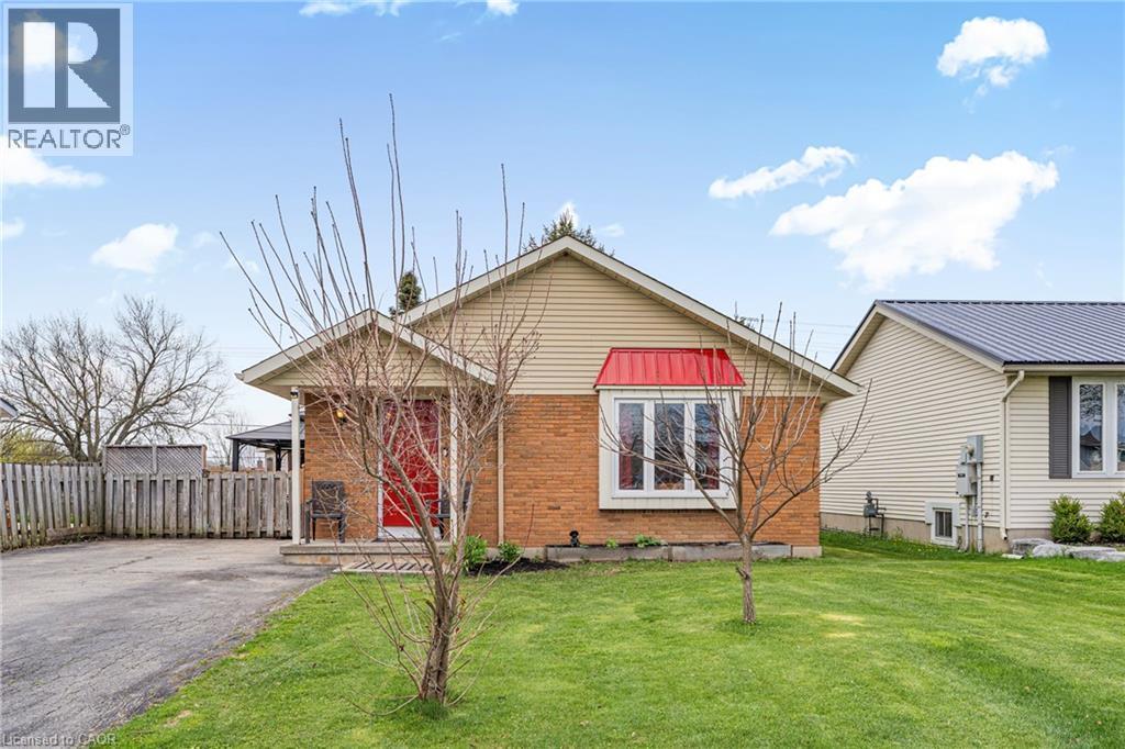 8 Abbott Lane, Cayuga, ON - Outdoor