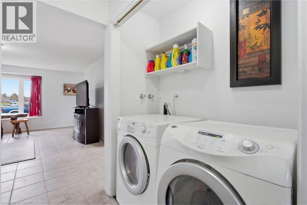 8 Abbott Lane, Cayuga, ON - Indoor Photo Showing Laundry Room