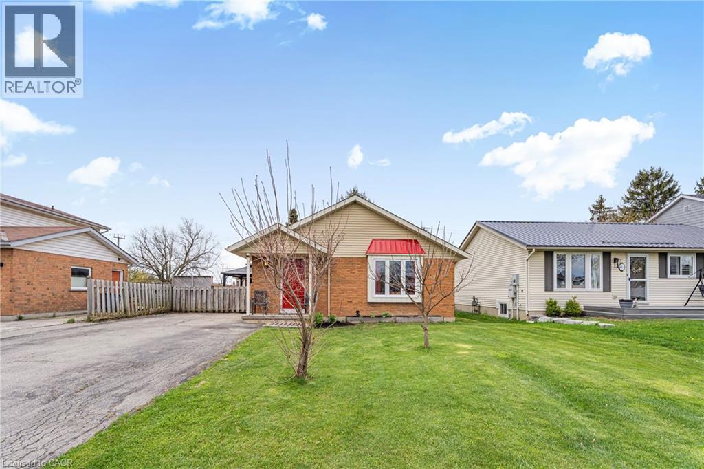 8 Abbott Lane, Cayuga, ON - Outdoor