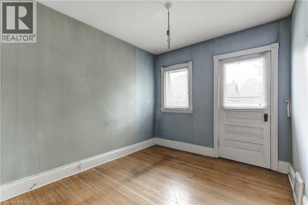 18 Fairleigh Crescent, Hamilton, ON - Indoor Photo Showing Other Room