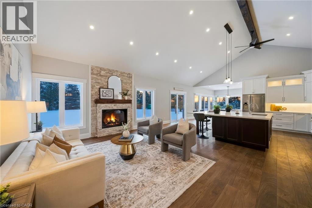 75 Robinson Road, Cambridge, ON - Indoor Photo Showing Living Room With Fireplace