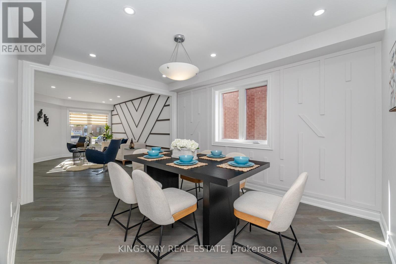 1008 Ceremonial Drive, Mississauga, ON - Indoor Photo Showing Dining Room