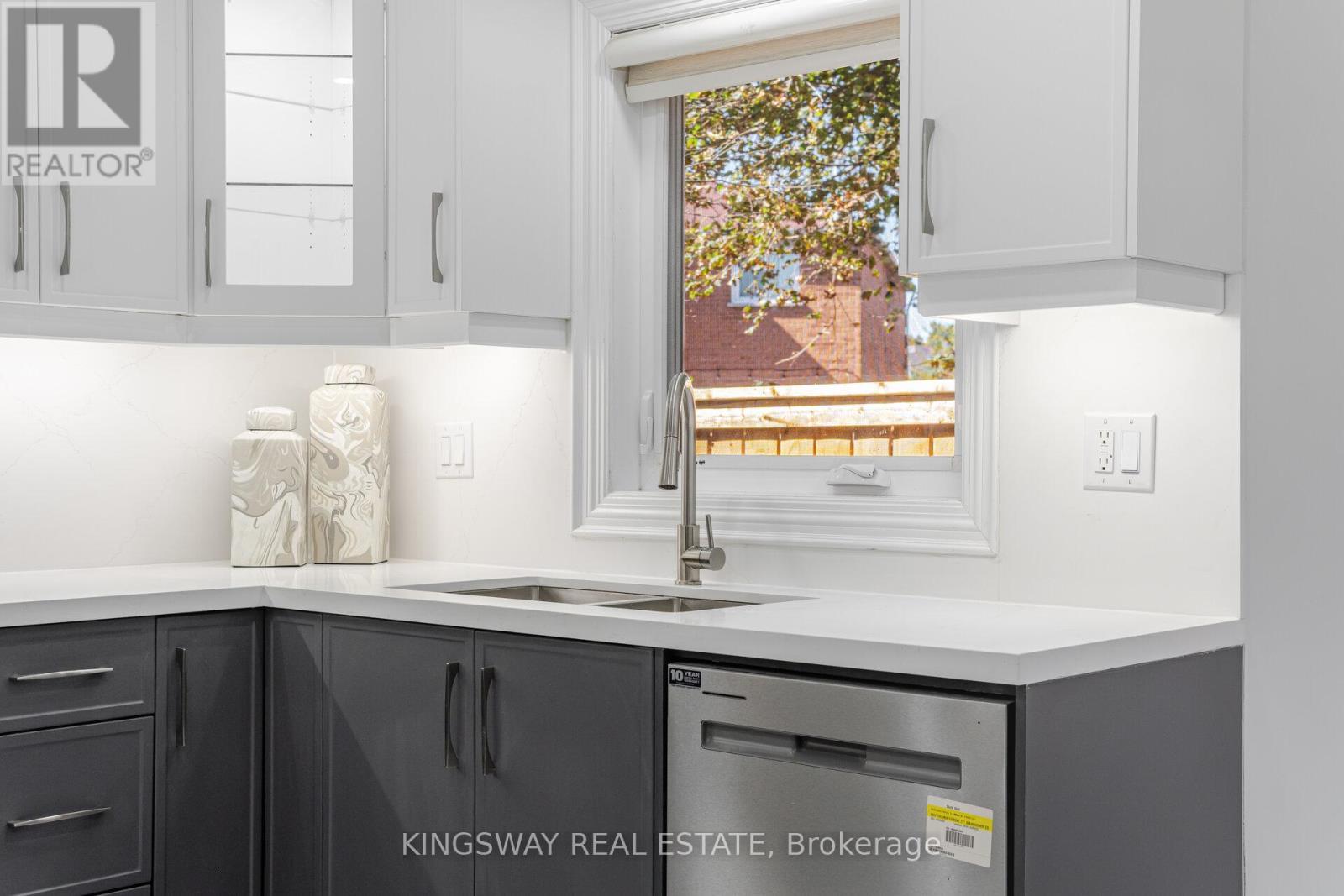 1008 Ceremonial Drive, Mississauga, ON - Indoor