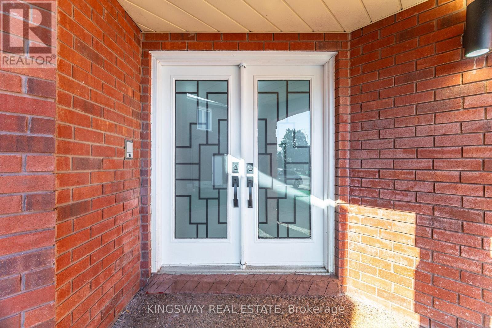 1008 Ceremonial Drive, Mississauga, ON - Outdoor With Exterior