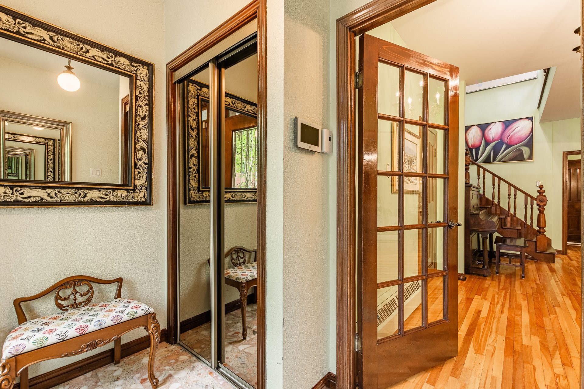 Hall d'entrée/Vestibule - 2452 Av. West Hill, Montréal (Côte-Des-Neiges/Notre-Dame-De-Grâce), QC - Indoor Photo Showing Living Room