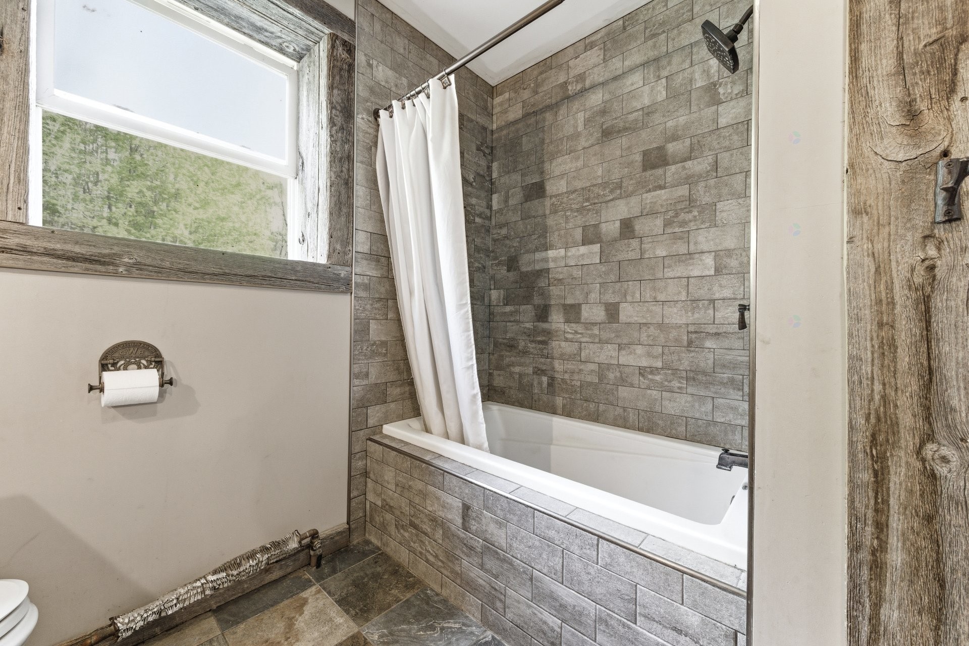 Bathroom - 85 Ch. De Moorehead, Clarendon, QC - Indoor Photo Showing Bathroom