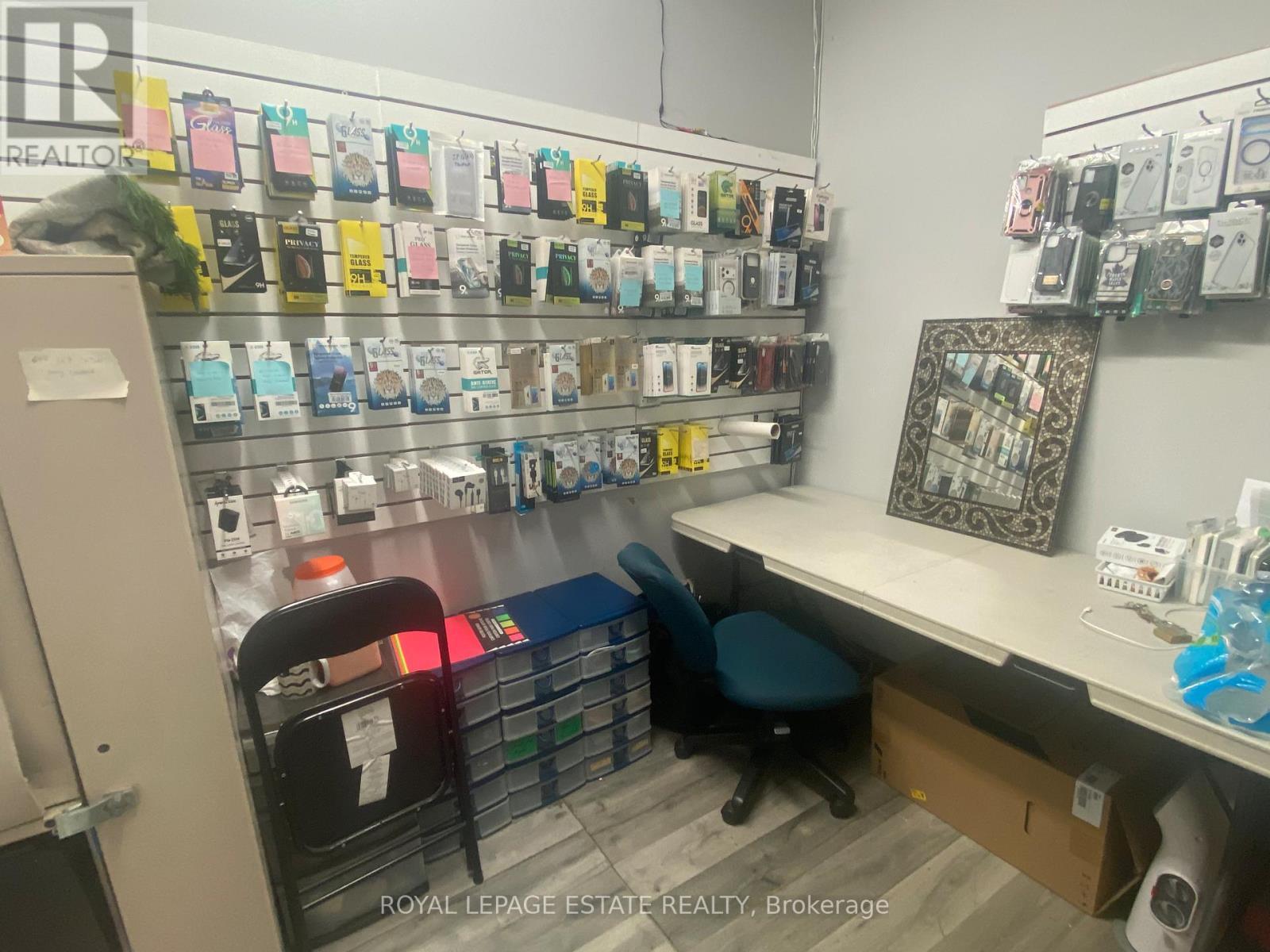640 Danforth Avenue, Toronto, ON