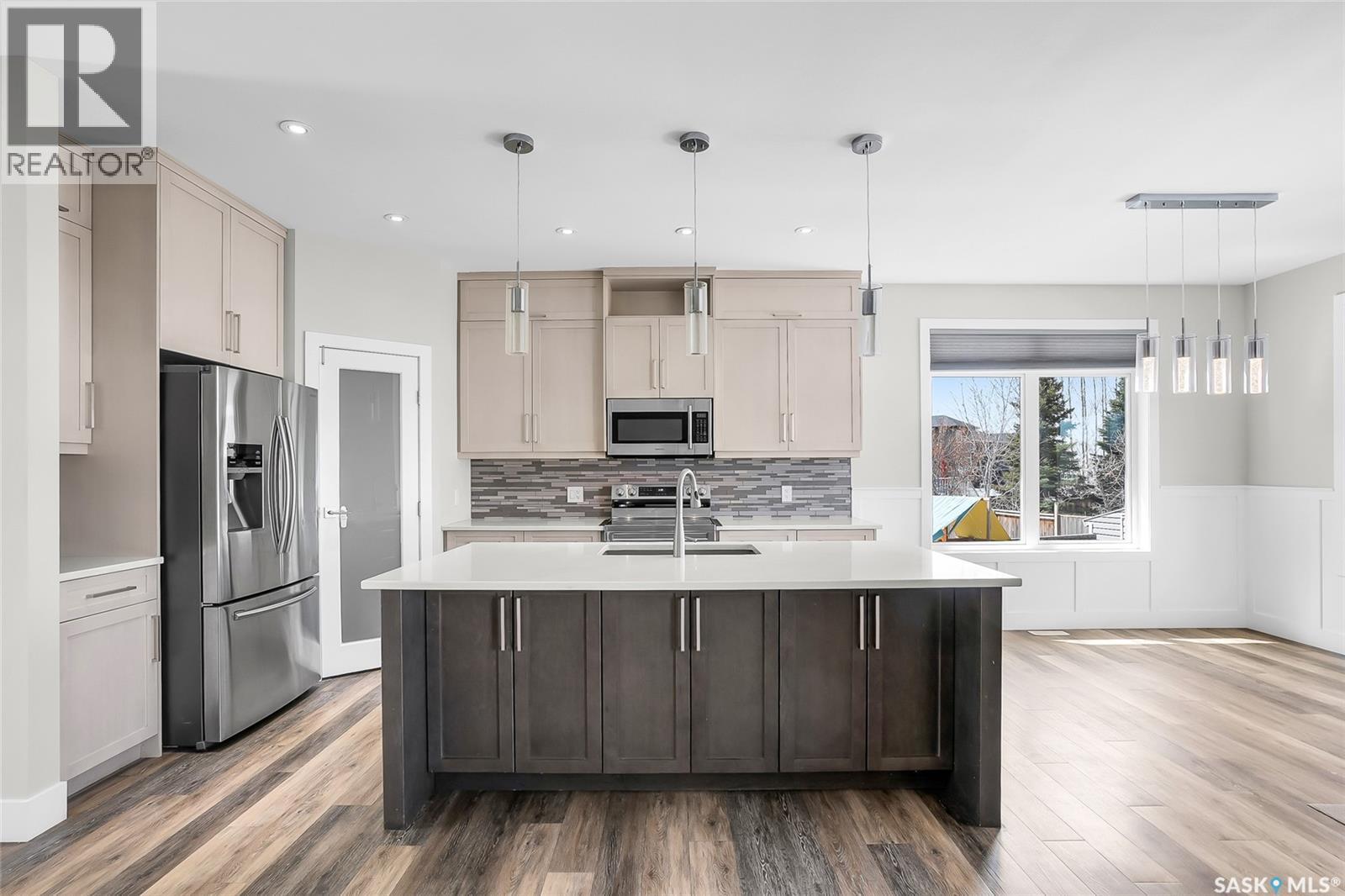 814 Werschner Court, Saskatoon, SK - Indoor Photo Showing Kitchen With Upgraded Kitchen