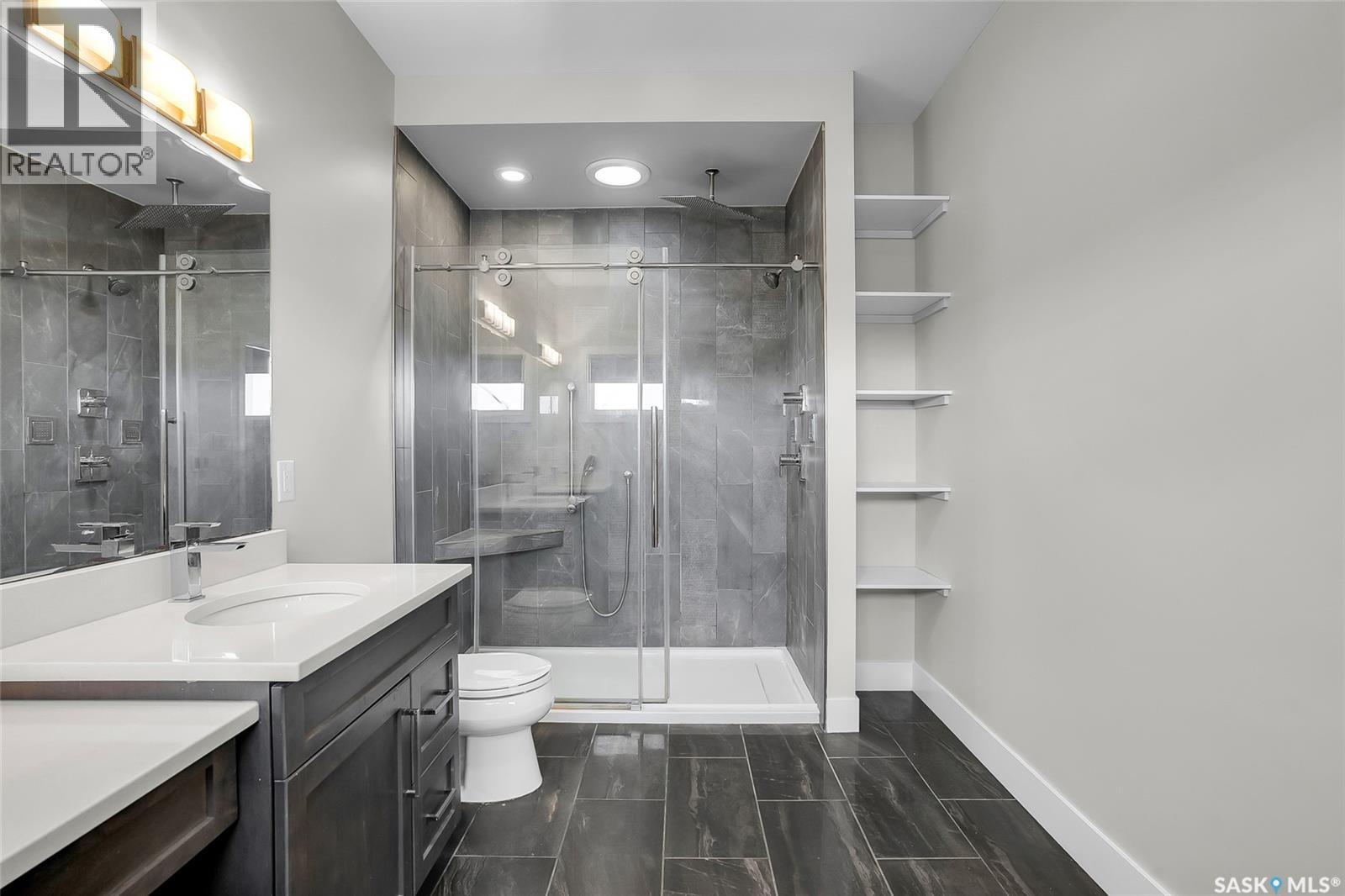 814 Werschner Court, Saskatoon, SK - Indoor Photo Showing Bathroom