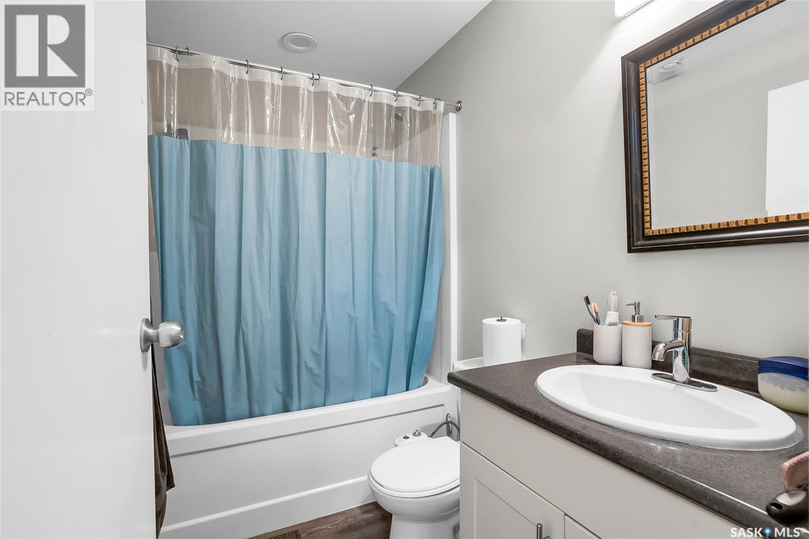 814 Werschner Court, Saskatoon, SK - Indoor Photo Showing Bathroom