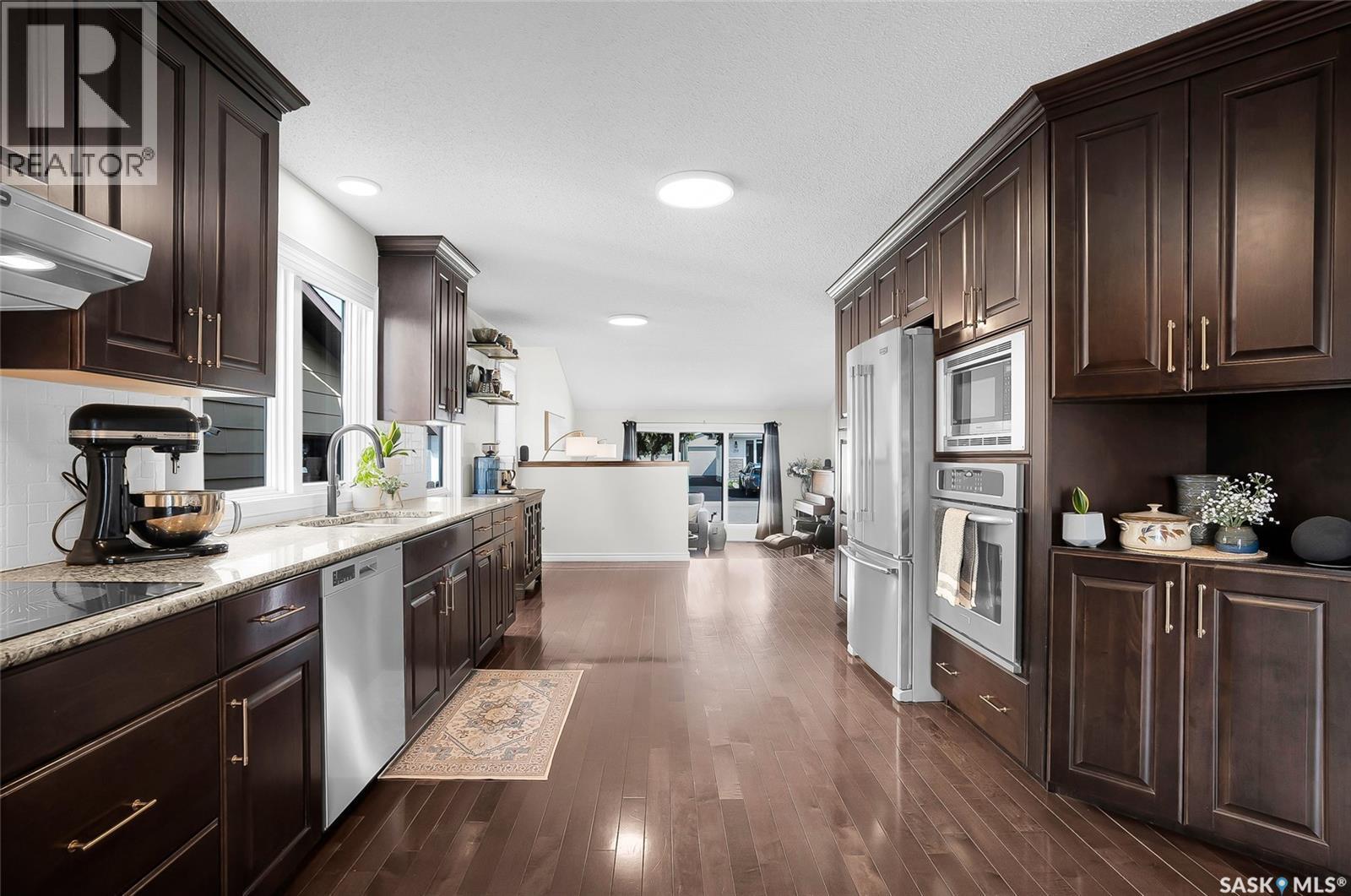 262 Christopher Crescent, Saskatoon, SK - Indoor Photo Showing Kitchen