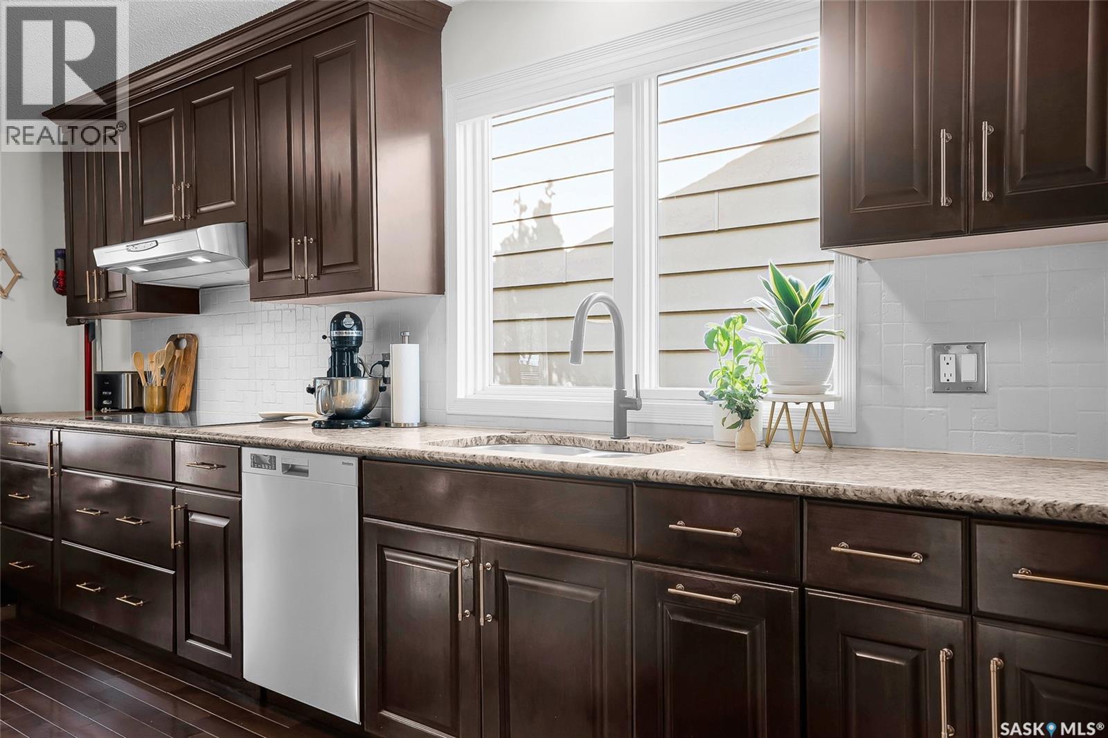 262 Christopher Crescent, Saskatoon, SK - Indoor Photo Showing Kitchen