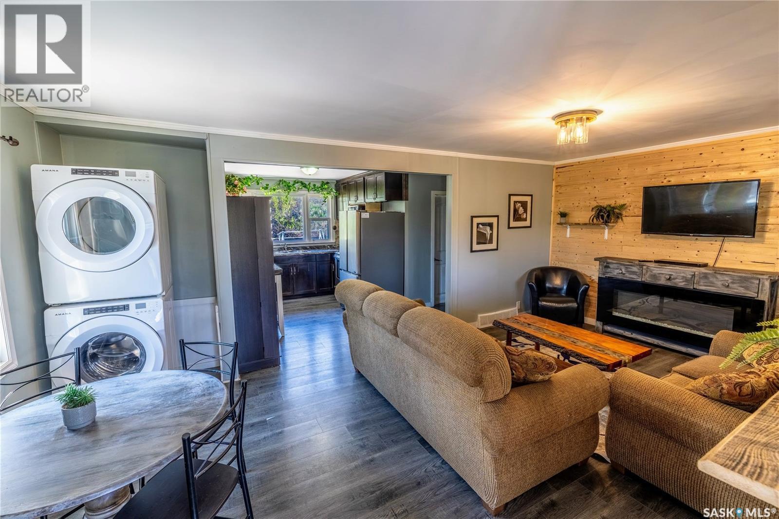 1041 Tatanka Drive, South Lake, SK - Indoor With Fireplace