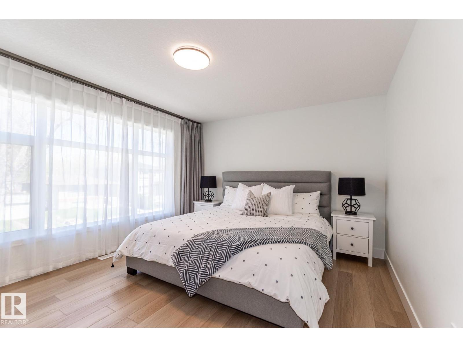 11445 79 Av Nw, Edmonton, AB - Indoor Photo Showing Bedroom