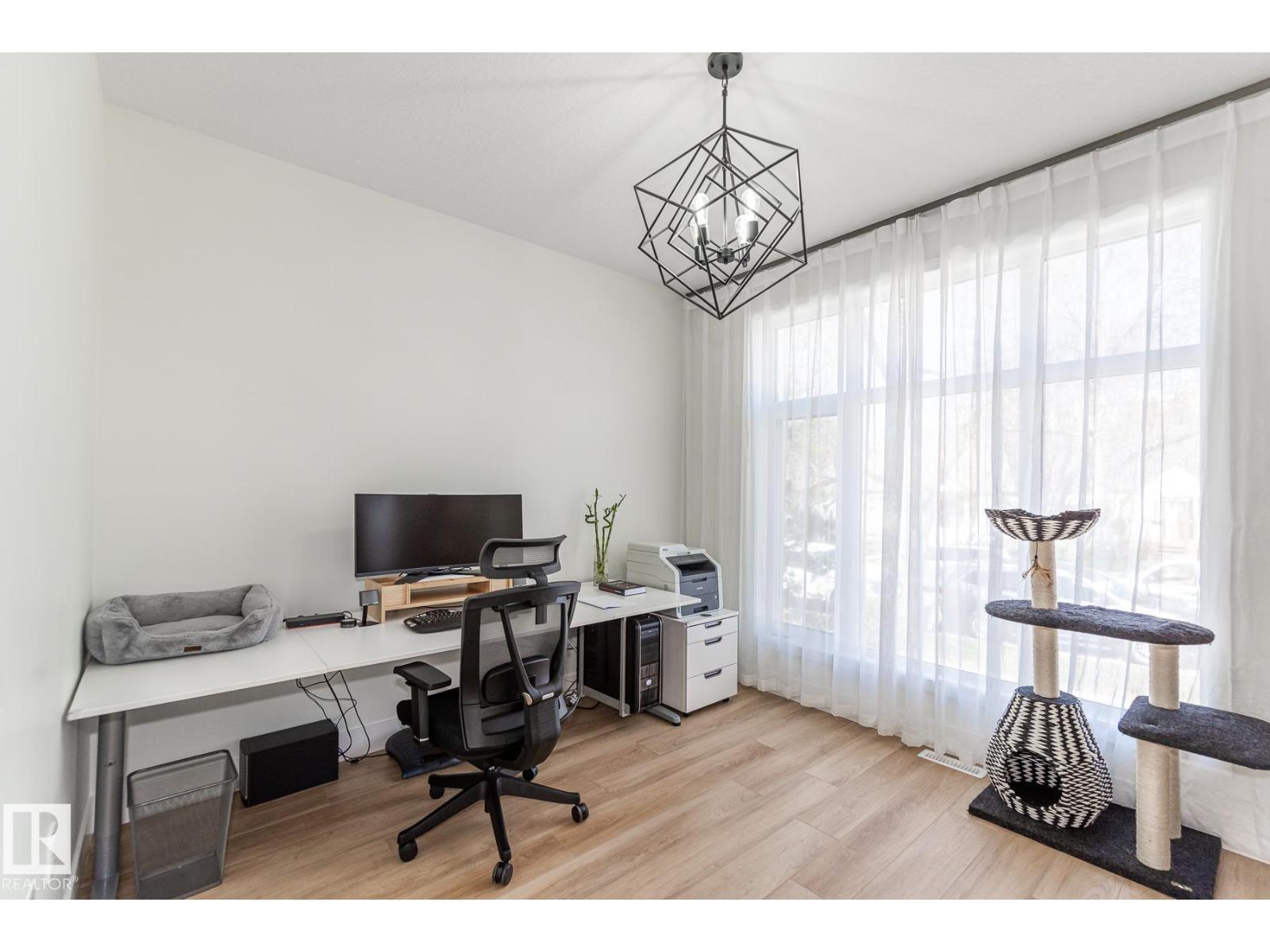 11445 79 Av Nw, Edmonton, AB - Indoor Photo Showing Office