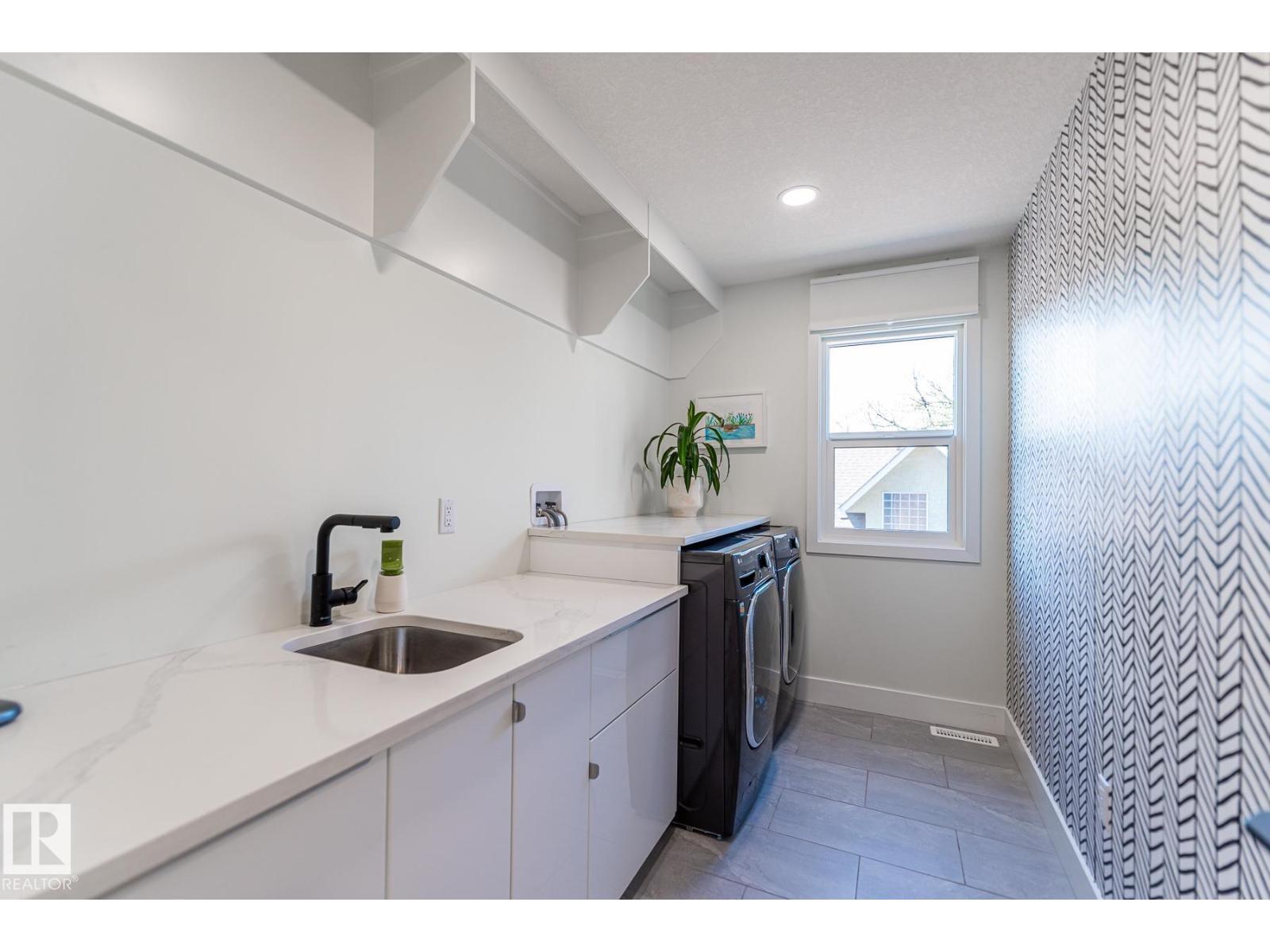 11445 79 Av Nw, Edmonton, AB - Indoor Photo Showing Laundry Room