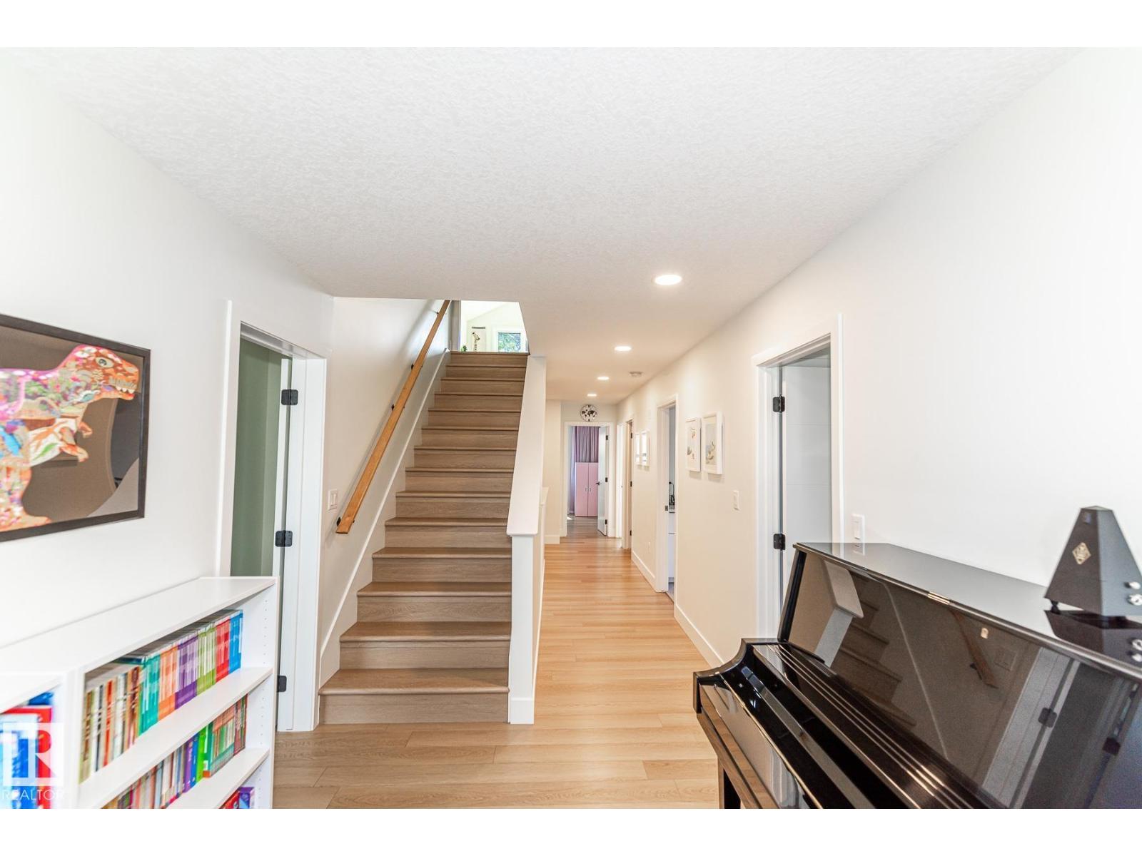 11445 79 Av Nw, Edmonton, AB - Indoor Photo Showing Other Room