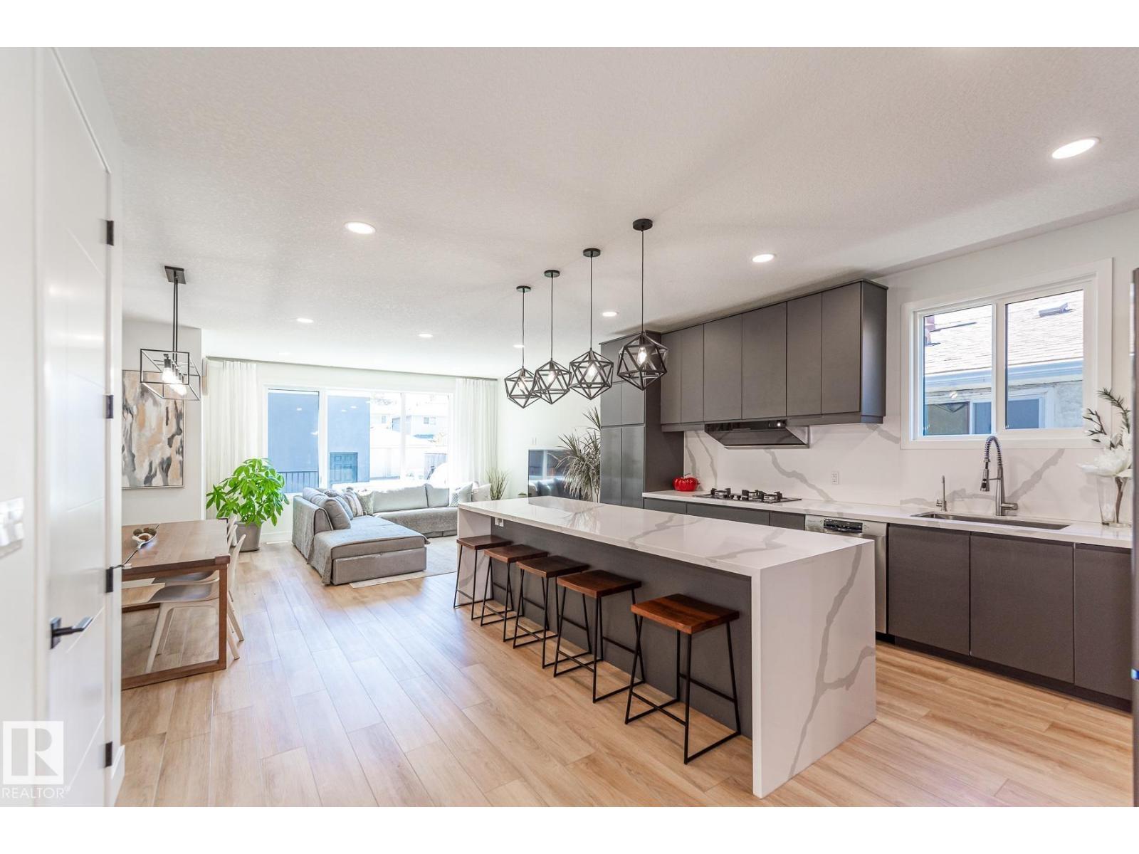 11445 79 Av Nw, Edmonton, AB - Indoor Photo Showing Kitchen With Upgraded Kitchen