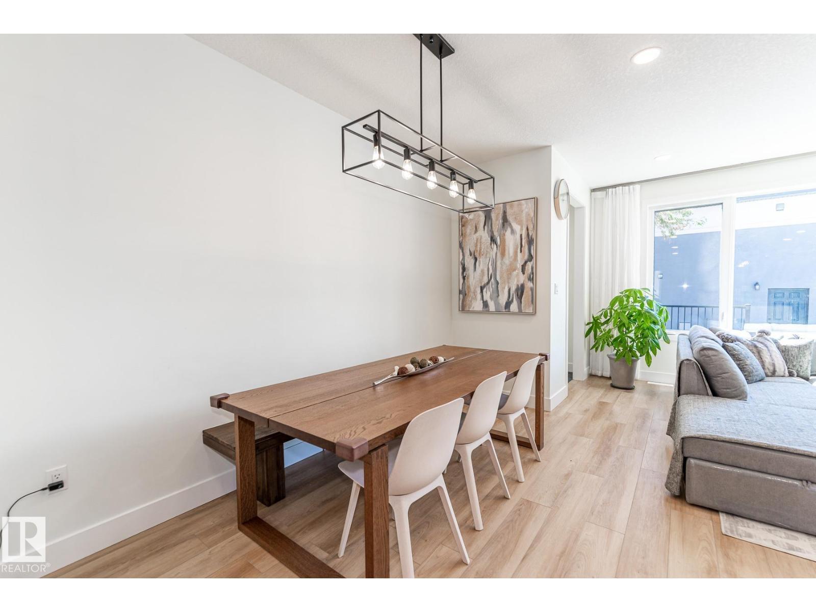 11445 79 Av Nw, Edmonton, AB - Indoor