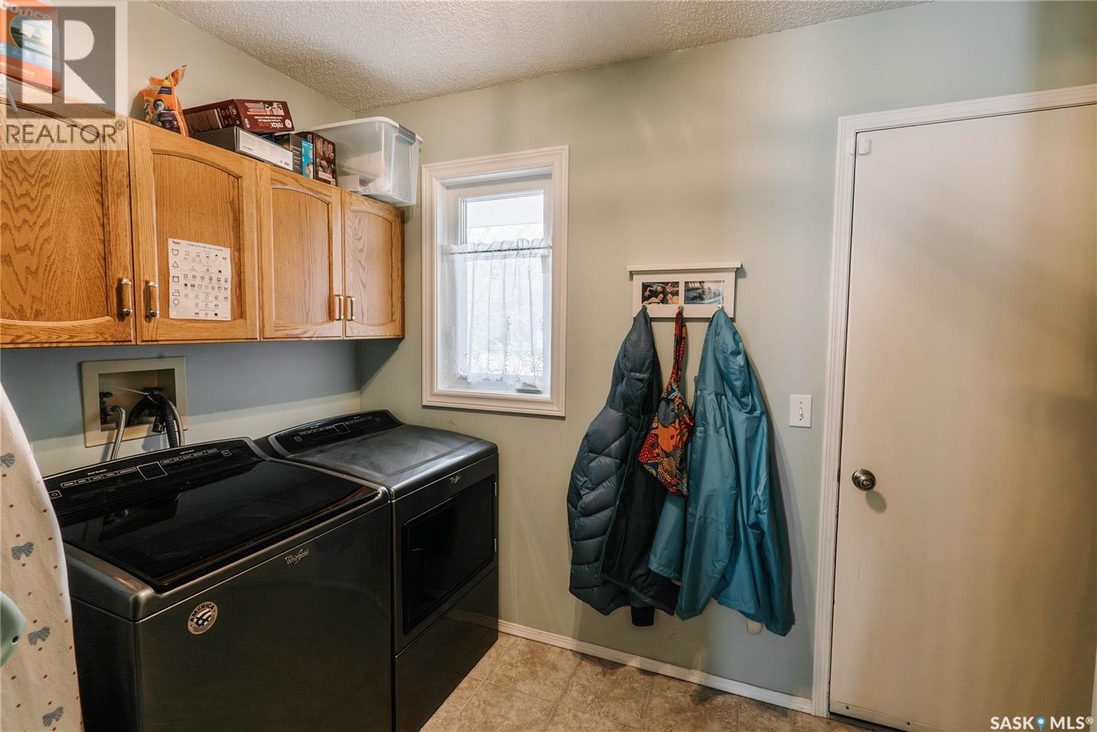 542 Bornstein Terrace, Saskatoon, SK - Indoor Photo Showing Laundry Room