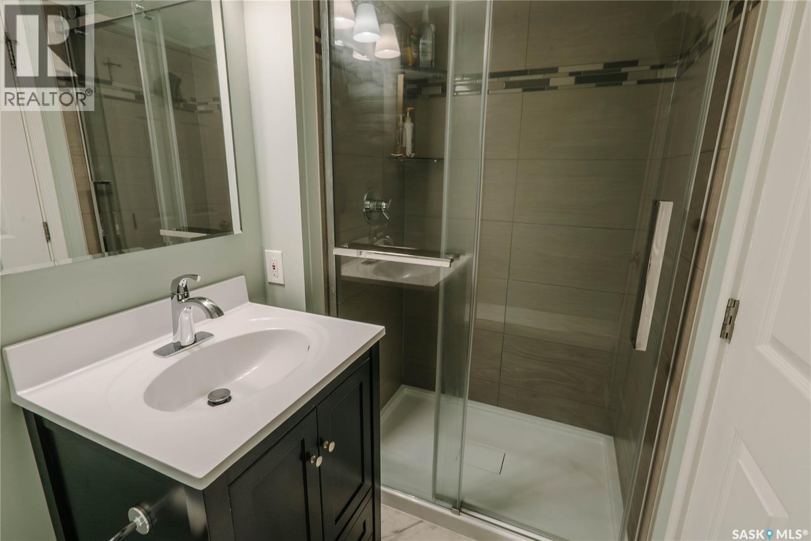 542 Bornstein Terrace, Saskatoon, SK - Indoor Photo Showing Bathroom