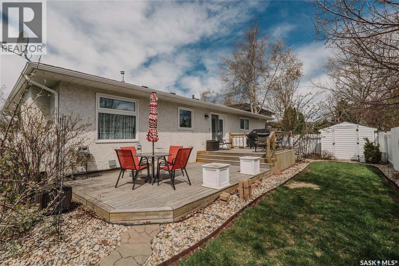 542 Bornstein Terrace, Saskatoon, SK - Outdoor With Deck Patio Veranda