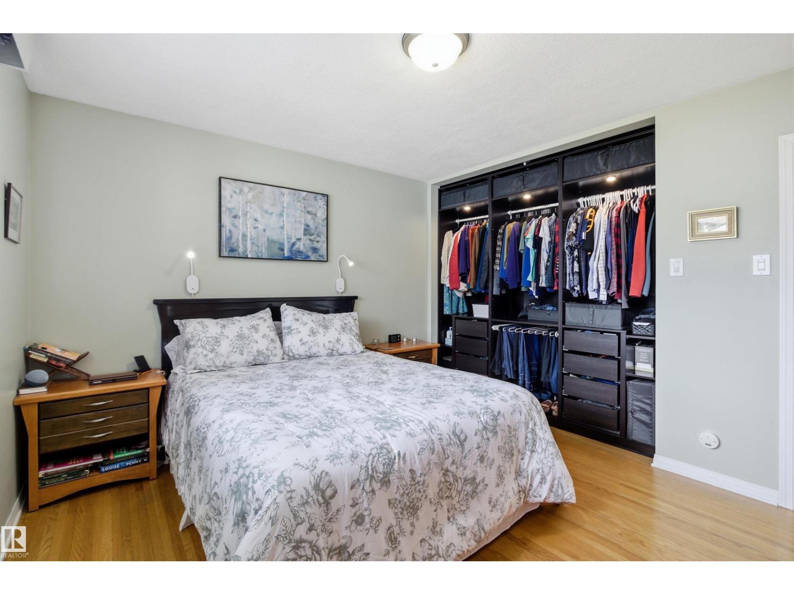 10663 59 St Nw, Edmonton, AB - Indoor Photo Showing Bedroom