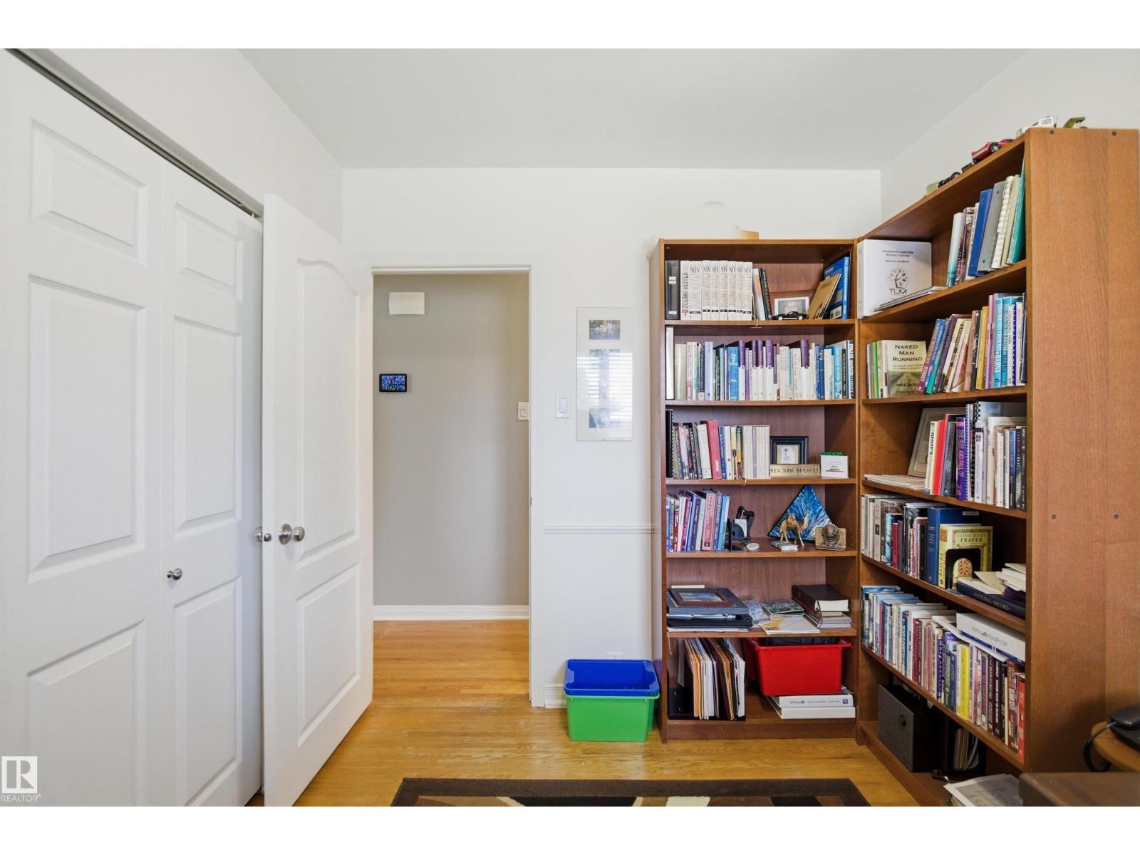 10663 59 St Nw, Edmonton, AB - Indoor