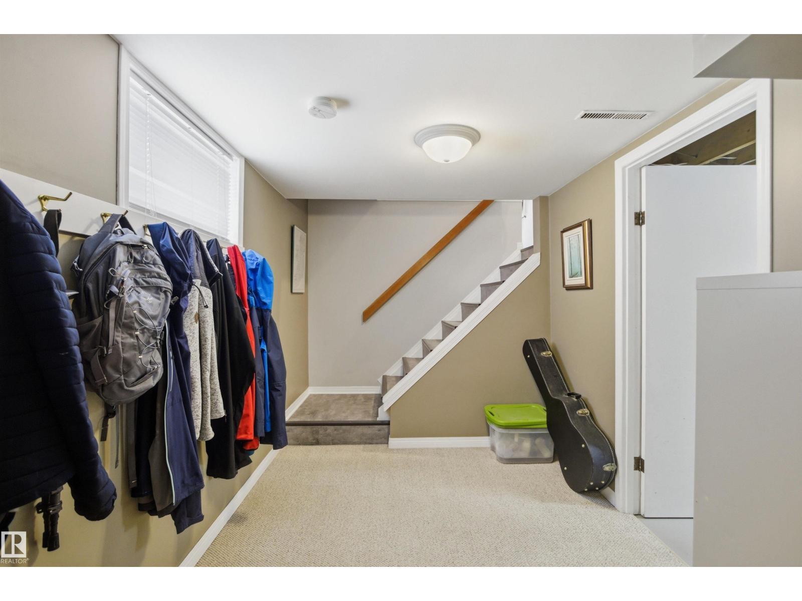 10663 59 St Nw, Edmonton, AB - Indoor