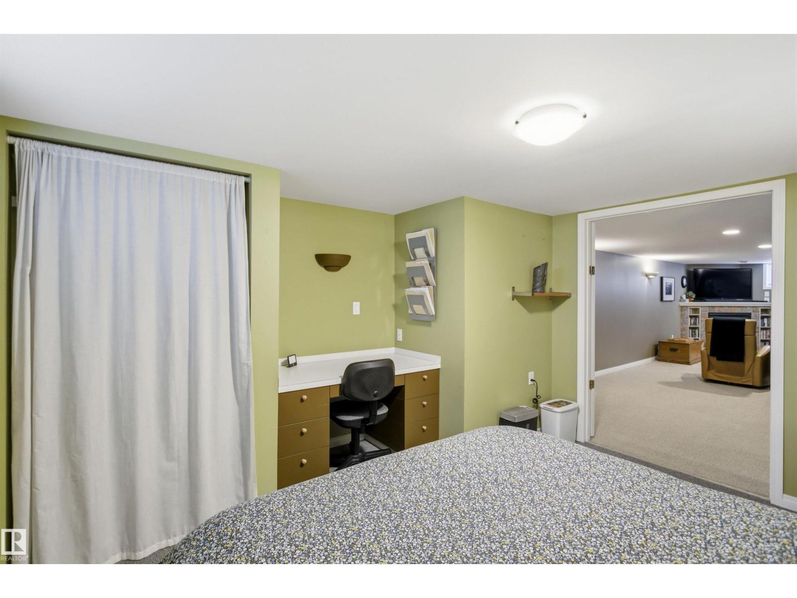 10663 59 St Nw, Edmonton, AB - Indoor Photo Showing Bedroom