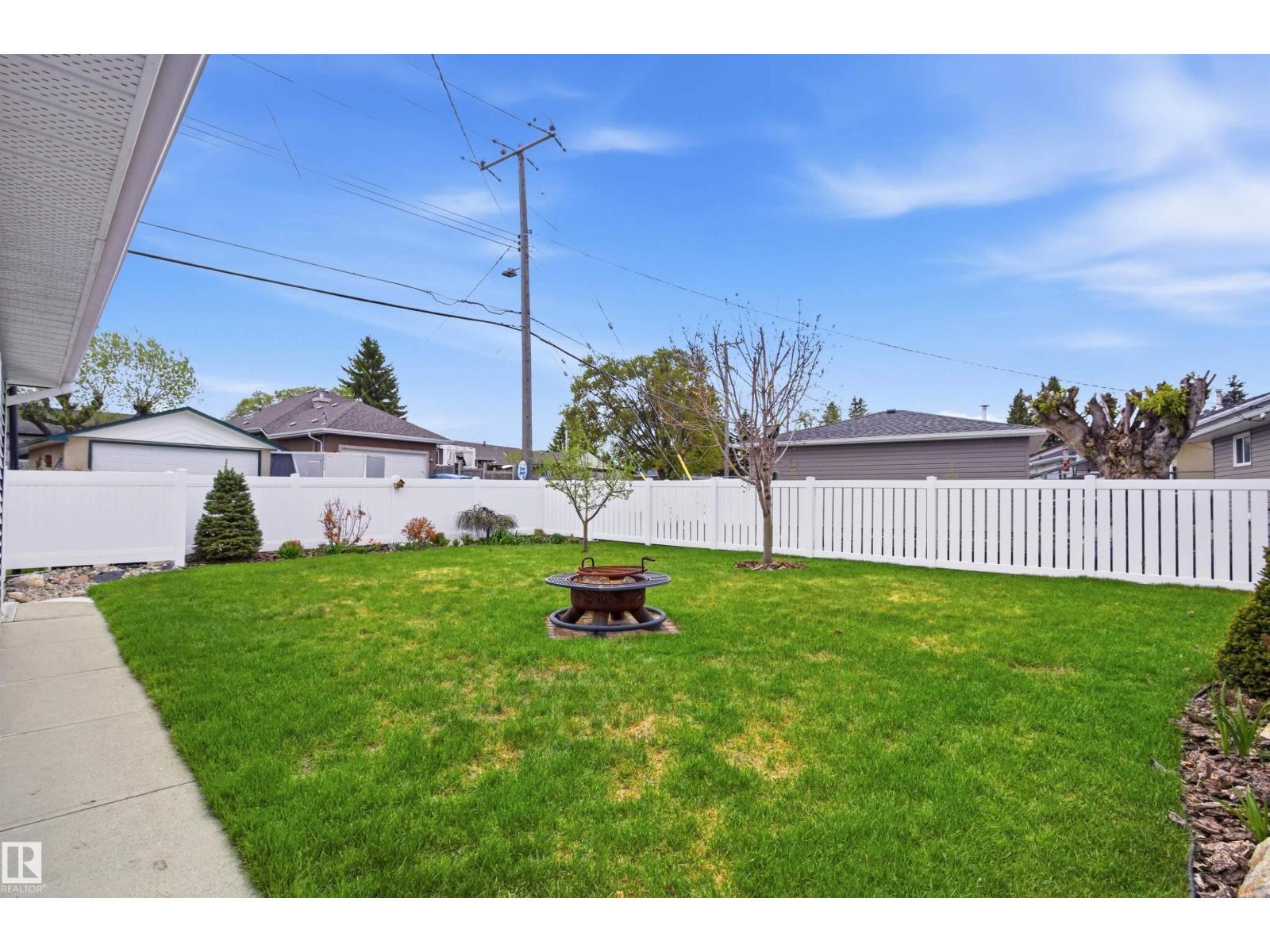 10663 59 St Nw, Edmonton, AB - Outdoor