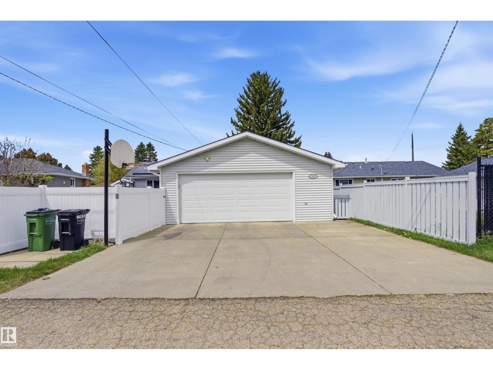 10663 59 St Nw, Edmonton, AB - Outdoor
