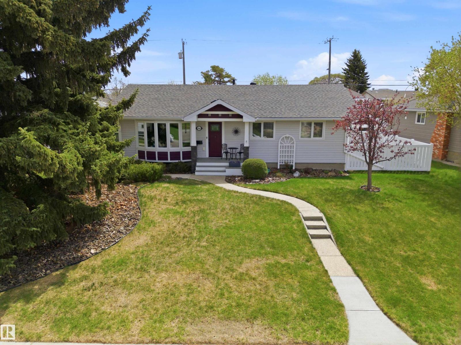 10663 59 St Nw, Edmonton, AB - Outdoor With Facade