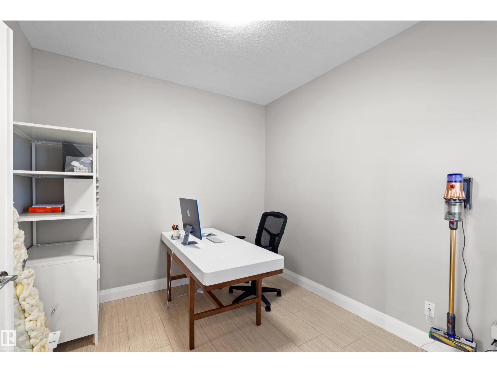 3807 Claxton Cl Sw, Edmonton, AB