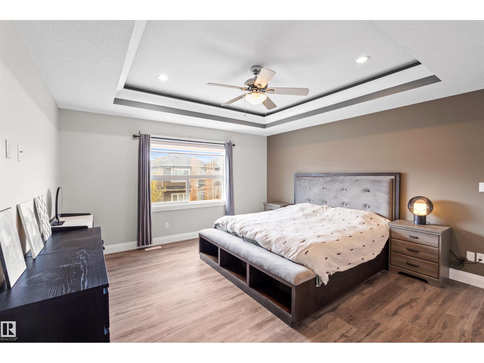 3807 Claxton Cl Sw, Edmonton, AB
