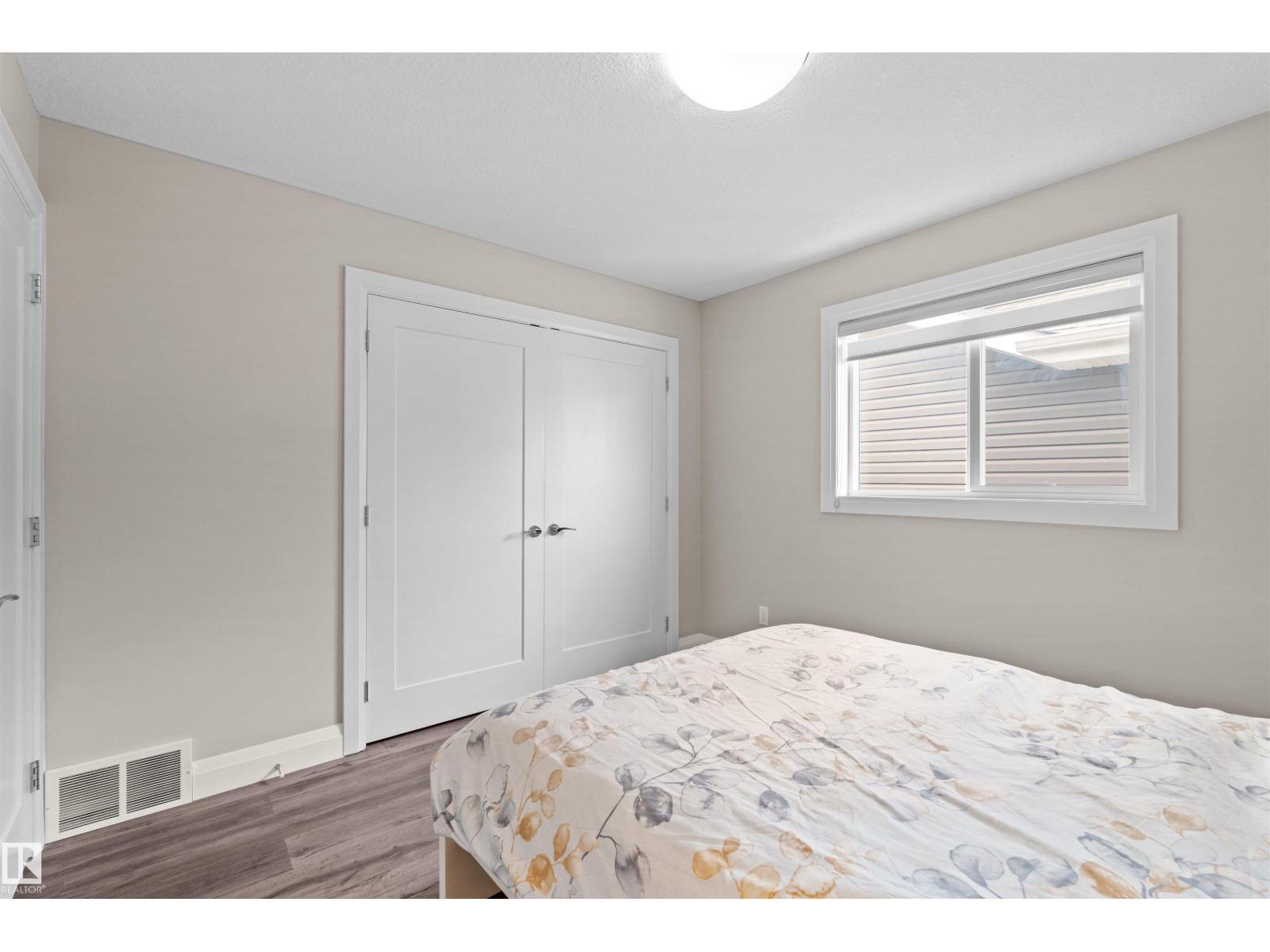 3807 Claxton Cl Sw, Edmonton, AB