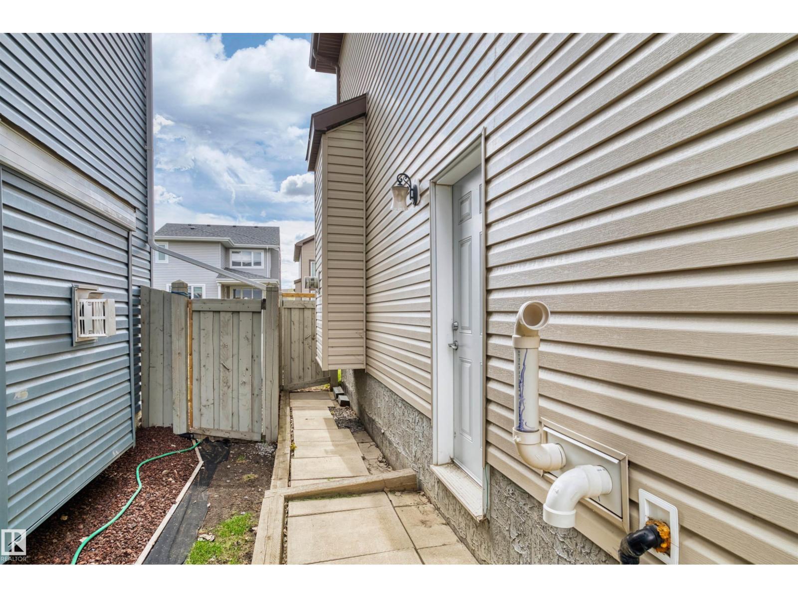 3807 Claxton Cl Sw, Edmonton, AB