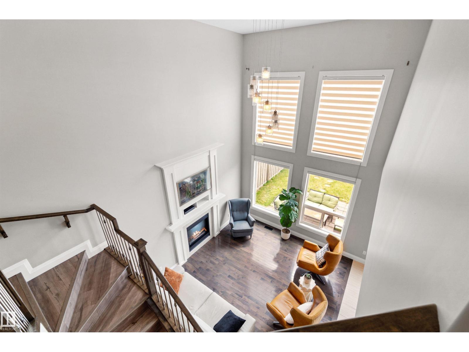 3807 Claxton Cl Sw, Edmonton, AB