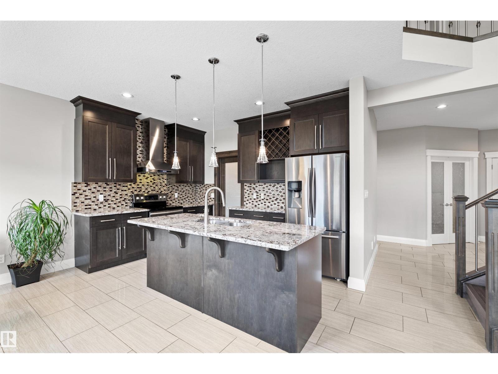 3807 Claxton Cl Sw, Edmonton, AB