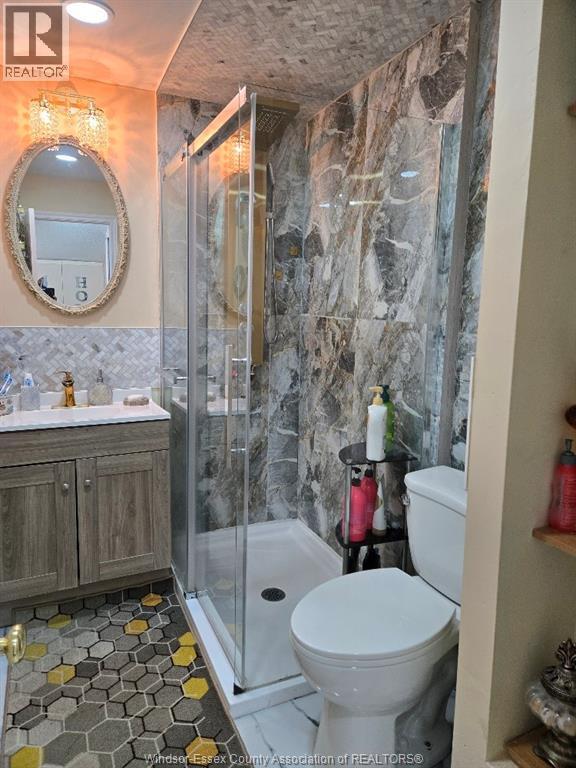 1175 Campbell, Windsor, ON - Indoor Photo Showing Bathroom