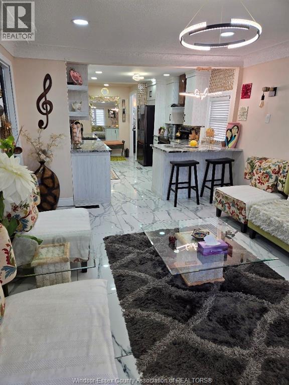 1175 Campbell, Windsor, ON - Indoor