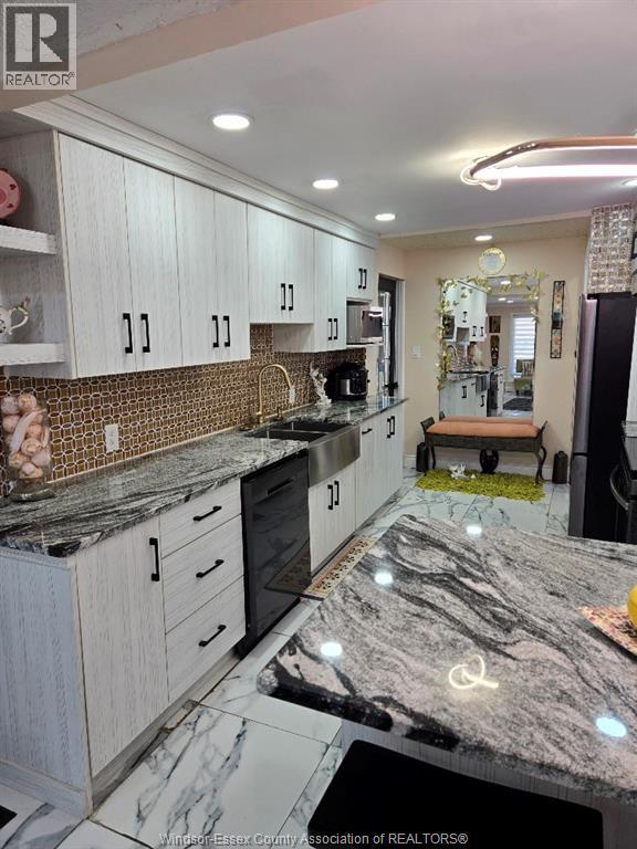 1175 Campbell, Windsor, ON - Indoor Photo Showing Kitchen