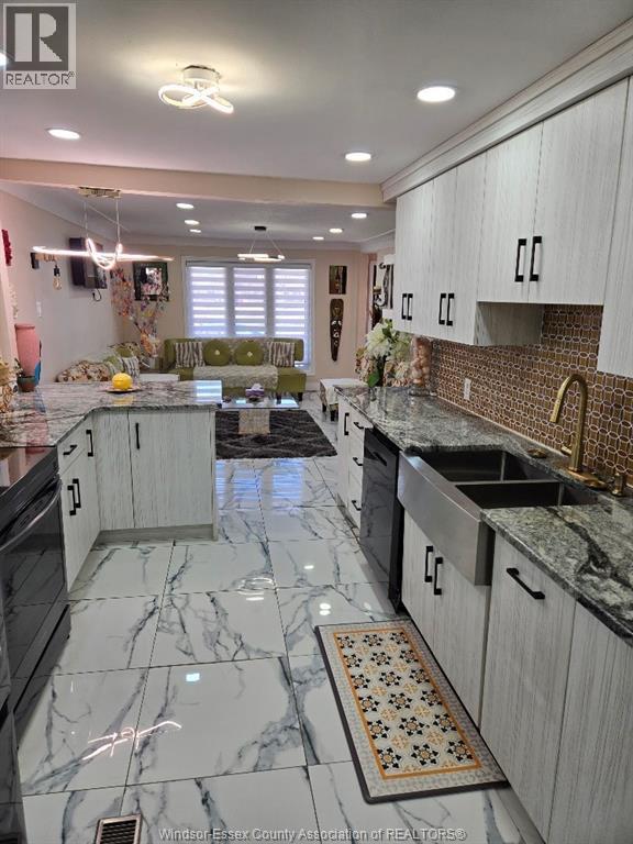 1175 Campbell, Windsor, ON - Indoor Photo Showing Kitchen With Double Sink With Upgraded Kitchen
