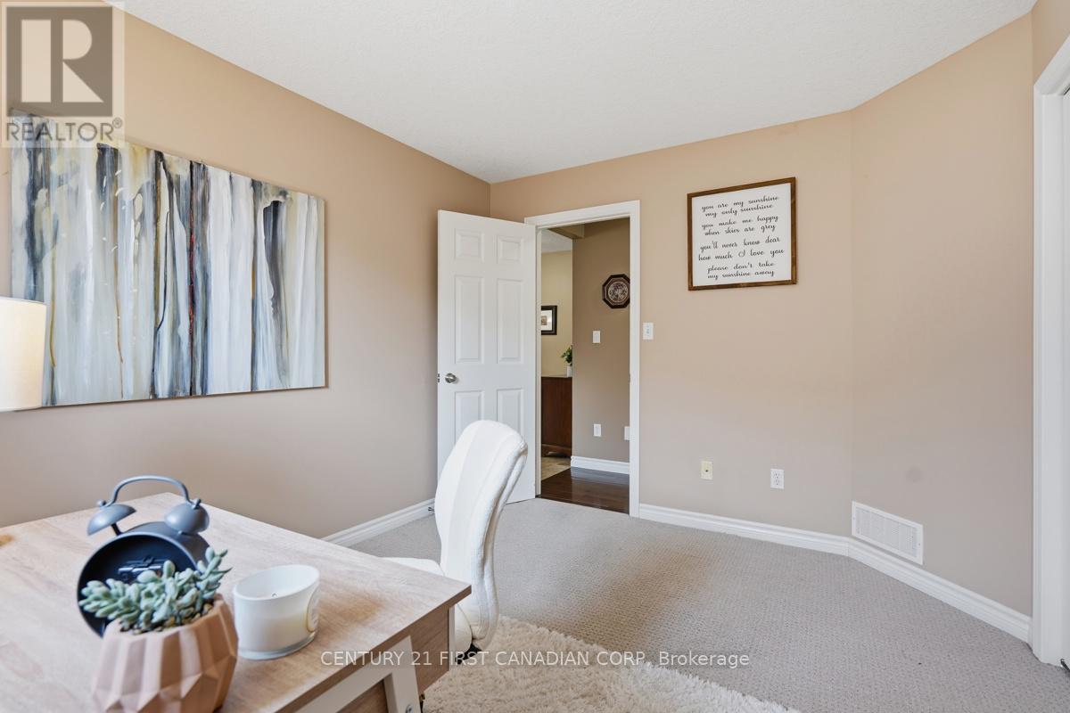 30 Pear Tree Avenue, St. Thomas, ON - Indoor
