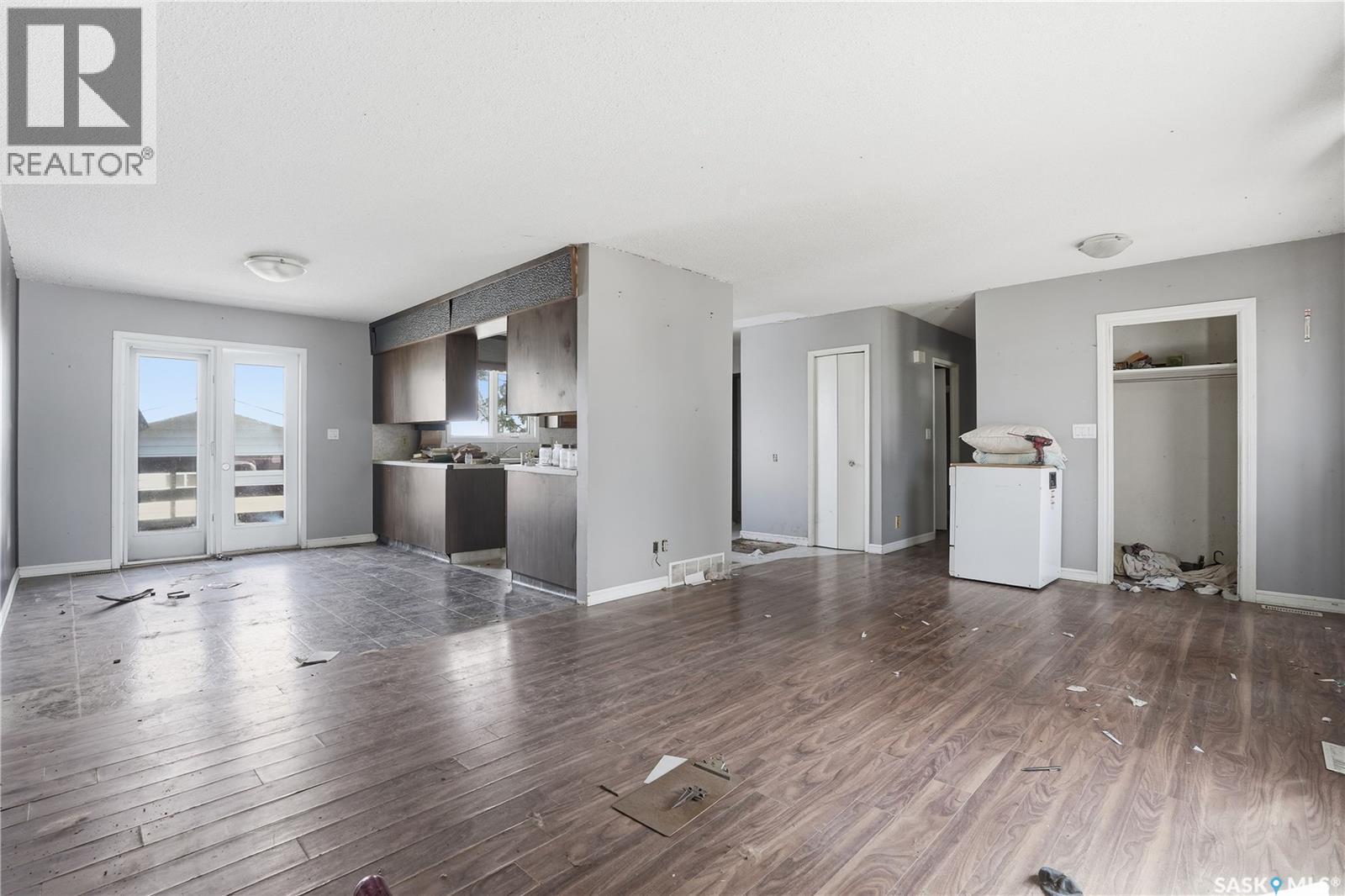 512 4Th Avenue W, Assiniboia, SK - Indoor Photo Showing Other Room