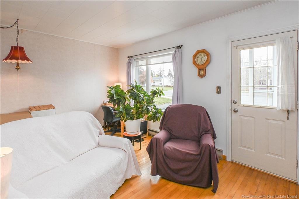310 Jd Gauthier Blvd, Shippagan, NB