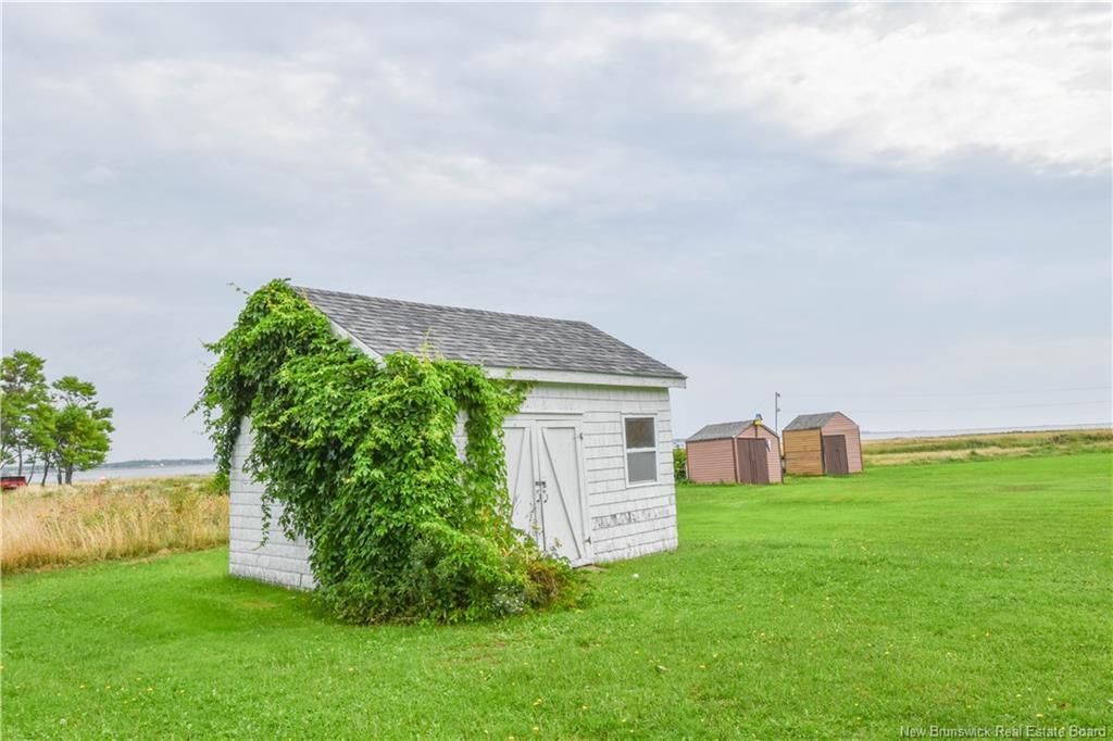 310 Jd Gauthier Blvd, Shippagan, NB