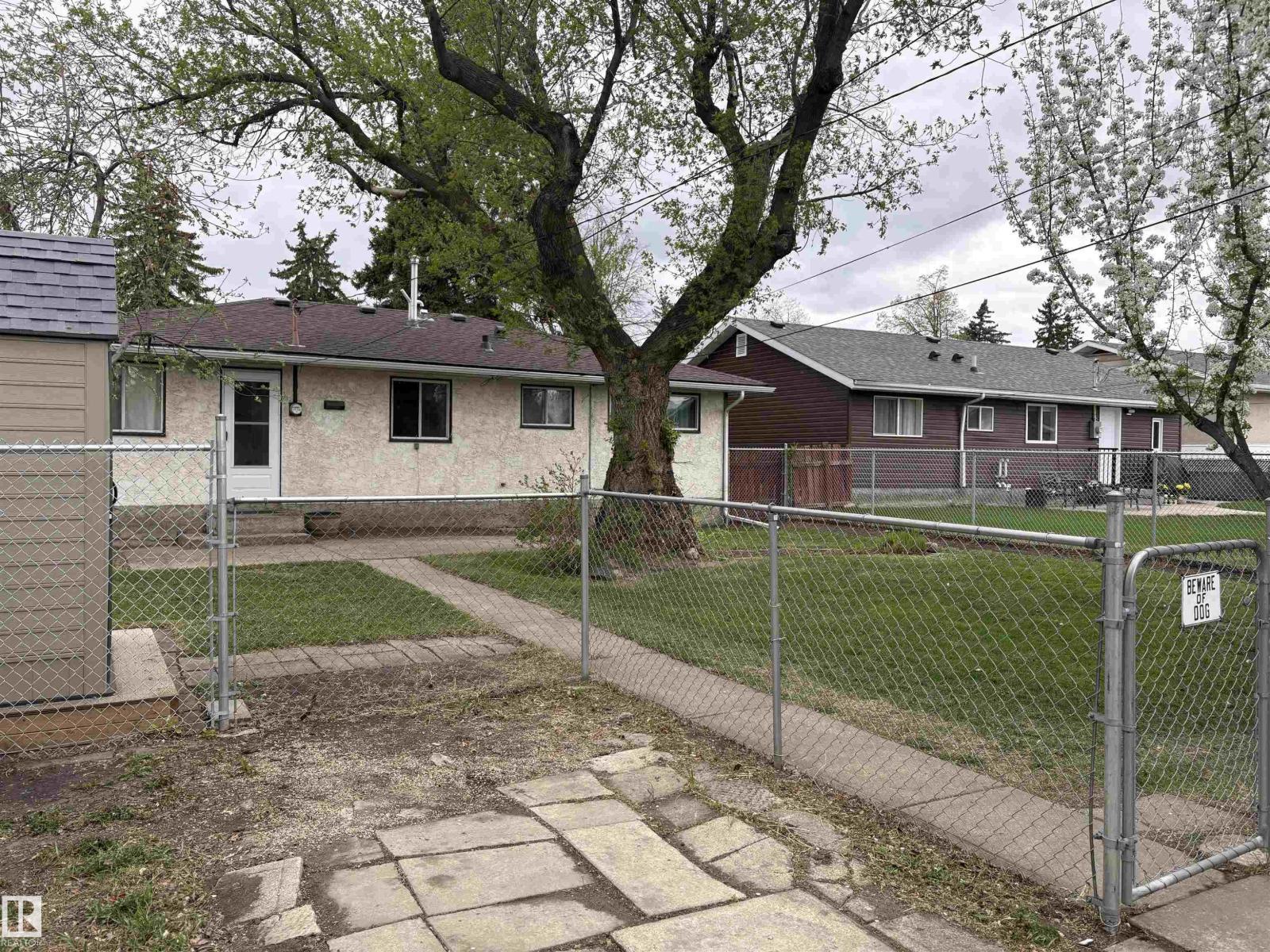 13023 90 St Nw, Edmonton, AB