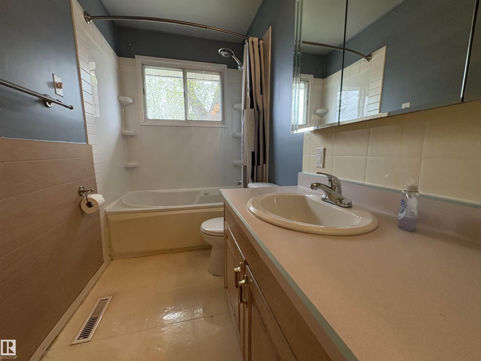 13023 90 St Nw, Edmonton, AB